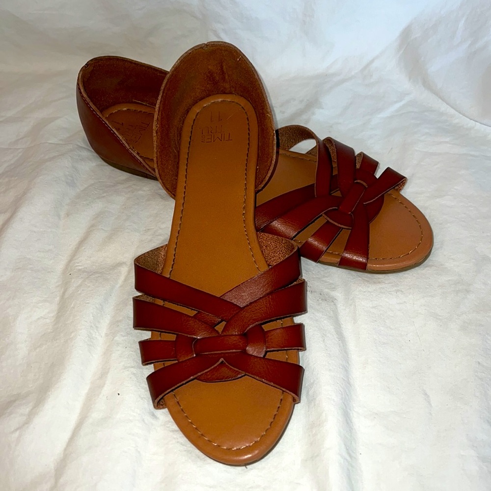 Time and Tru leather sandals